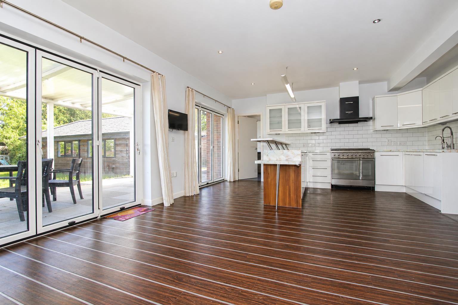 Roundwood Way, Banstead